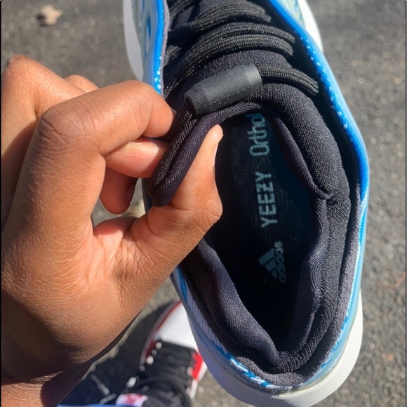 Yeezy 700 V3 Arzareth - Picture 3 of 5